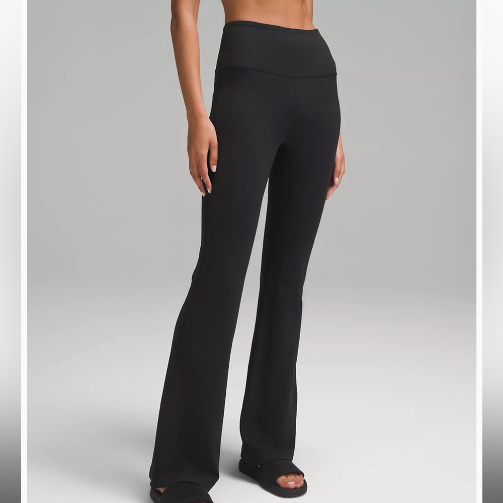 LULULEMON groove pants size 2